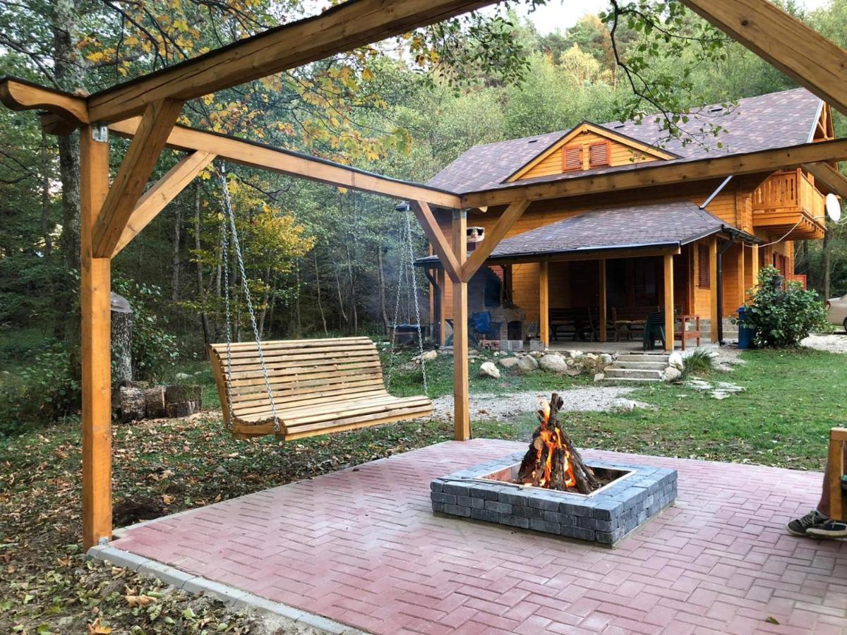 Chalet By The River Văliug Eksteriør bilde